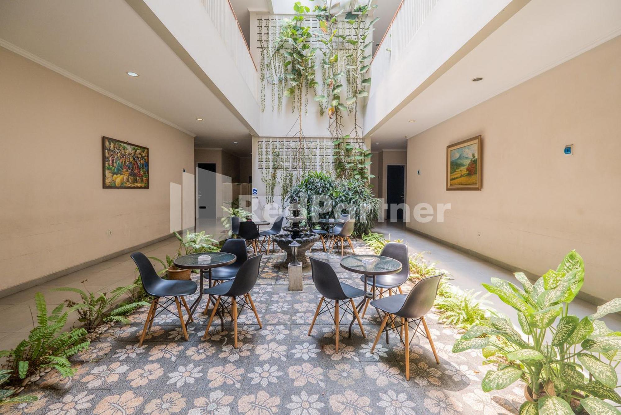 Hotel Palm Eight Mitra Reddoorz