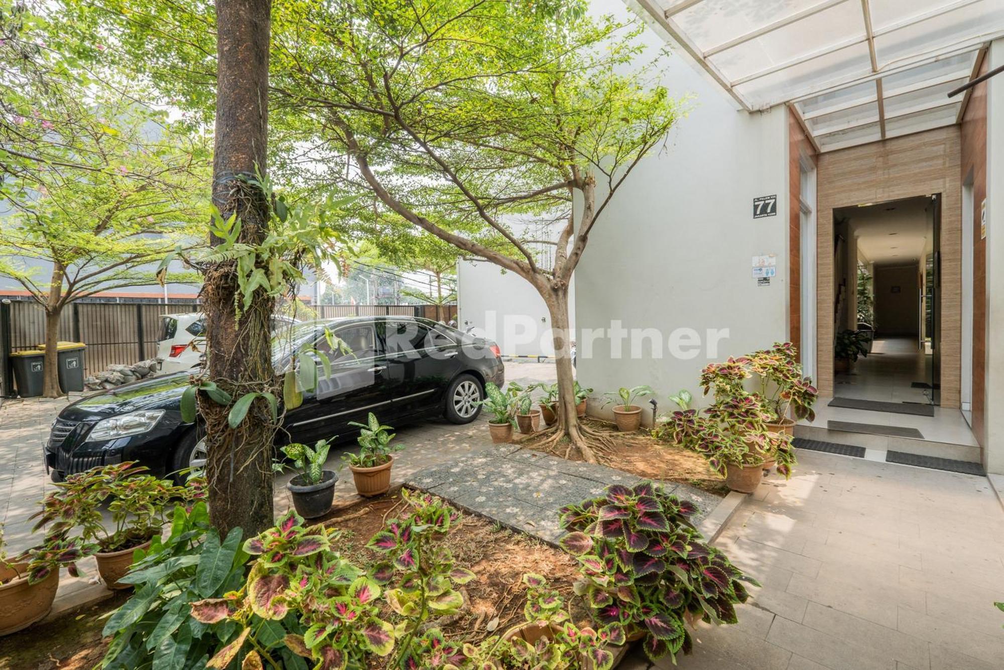 Hotel Palm Eight Mitra Reddoorz 3*